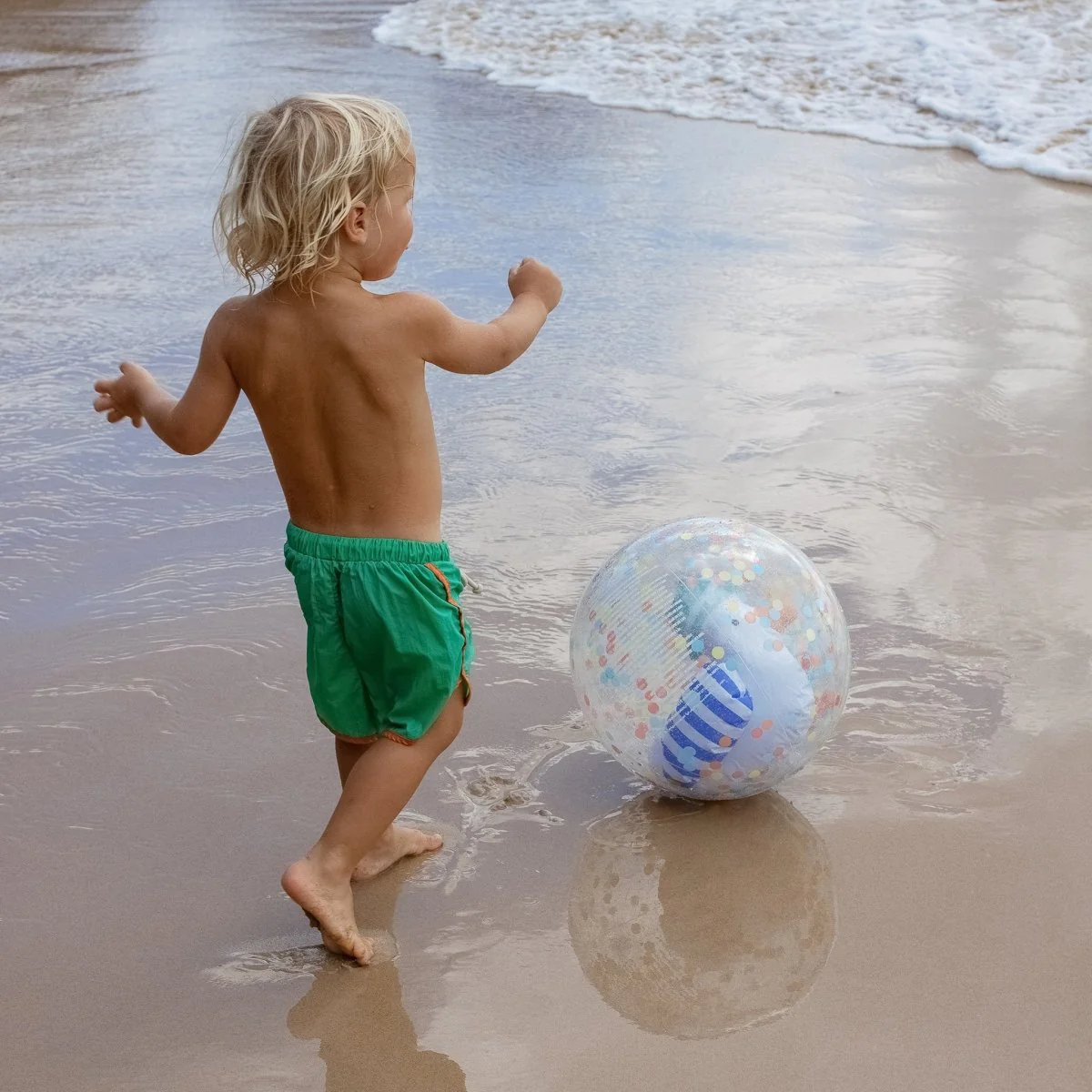 3D Inflatable Beach Ball - Sammy the Seagull - Image 5