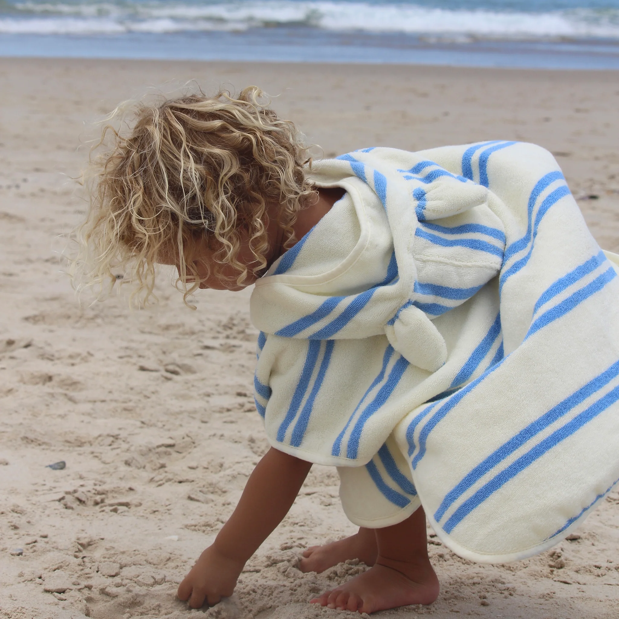 Kids Hooded Towel  - Sammy the Seagull - Image 4