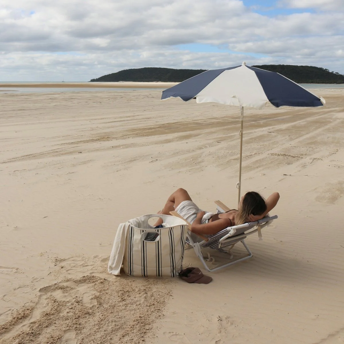 Carryall Beach Bag - Coastal Resort - Image 3