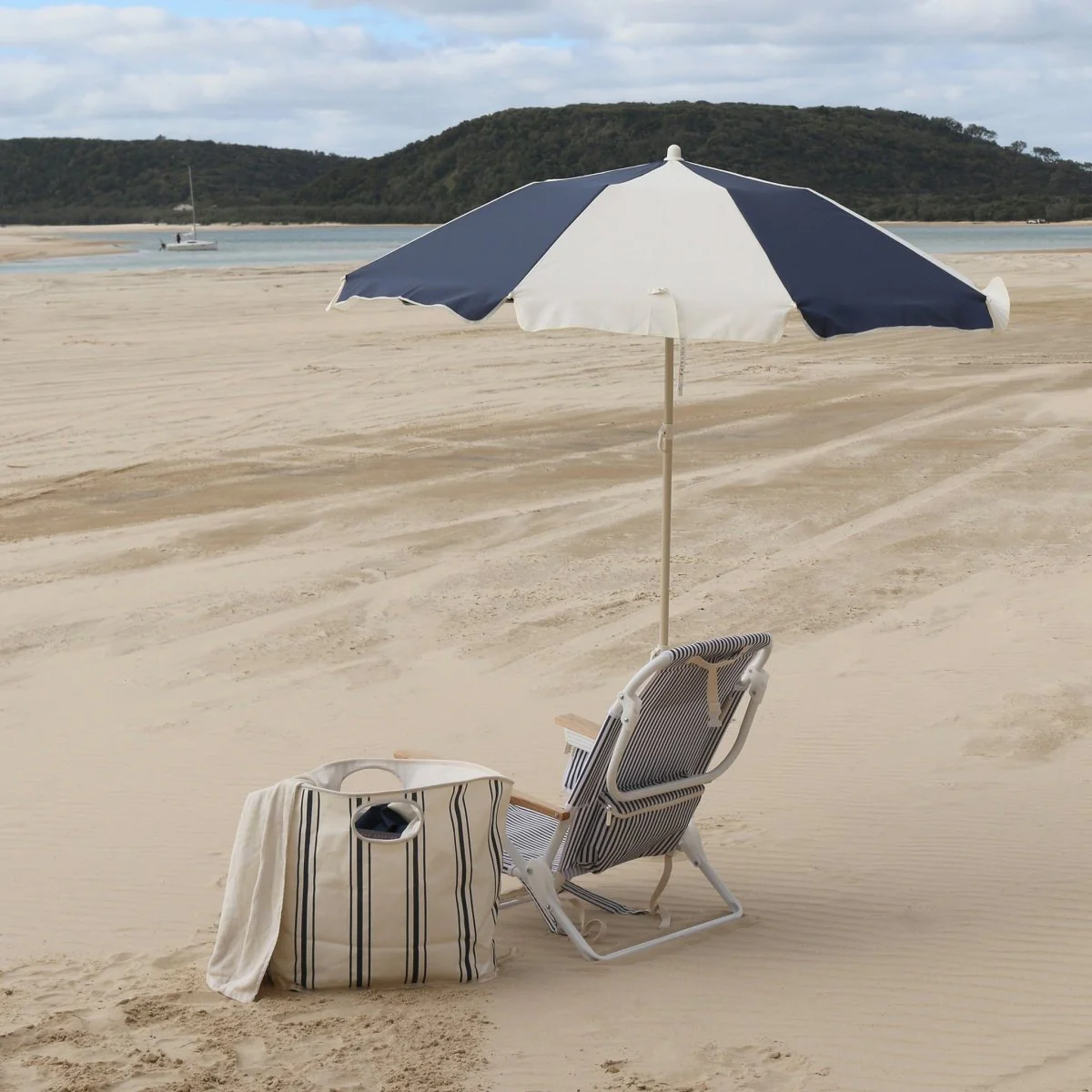 Carryall Beach Bag - Coastal Resort - Image 4