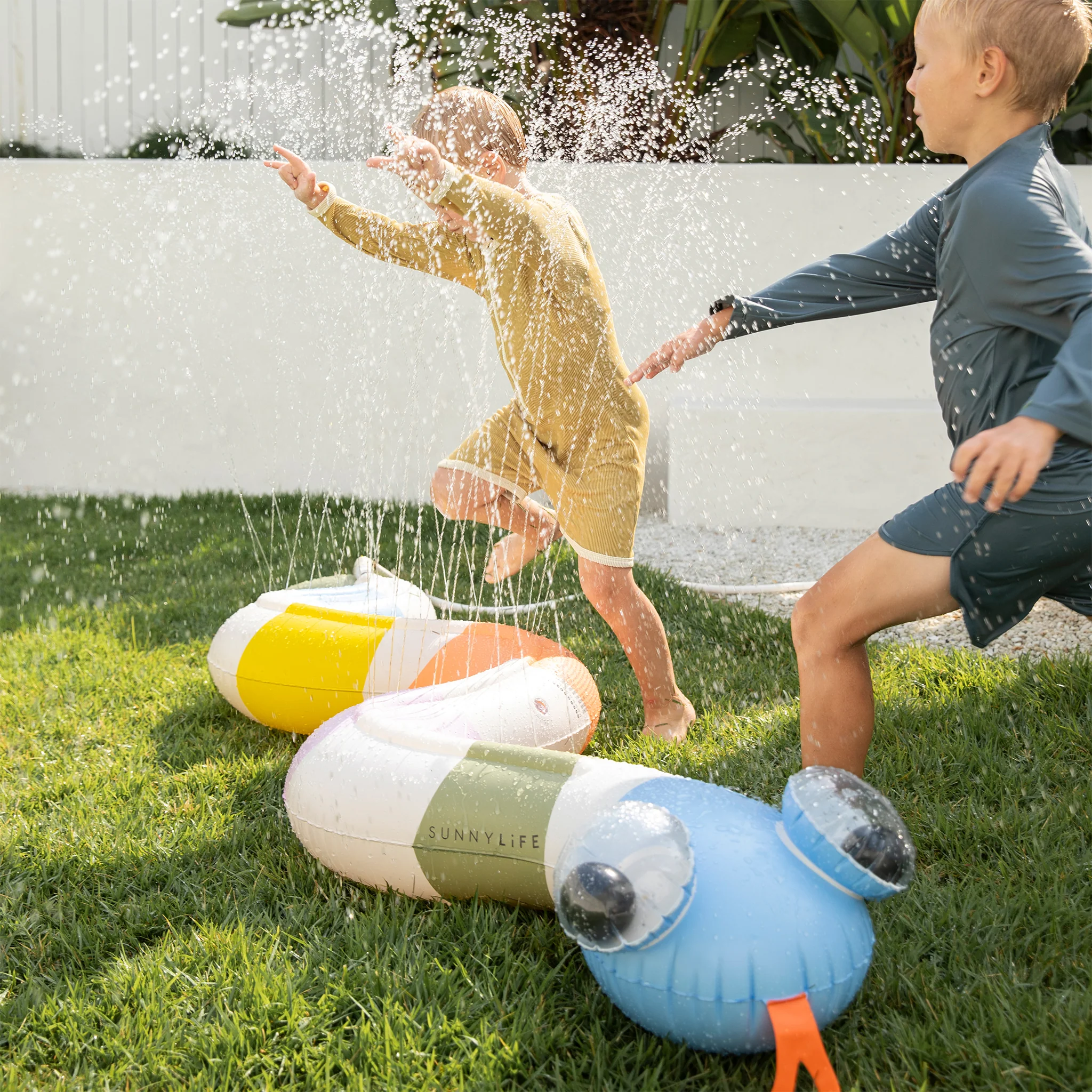 Inflatable Snake Sprinkler - Into the Wild - Image 2