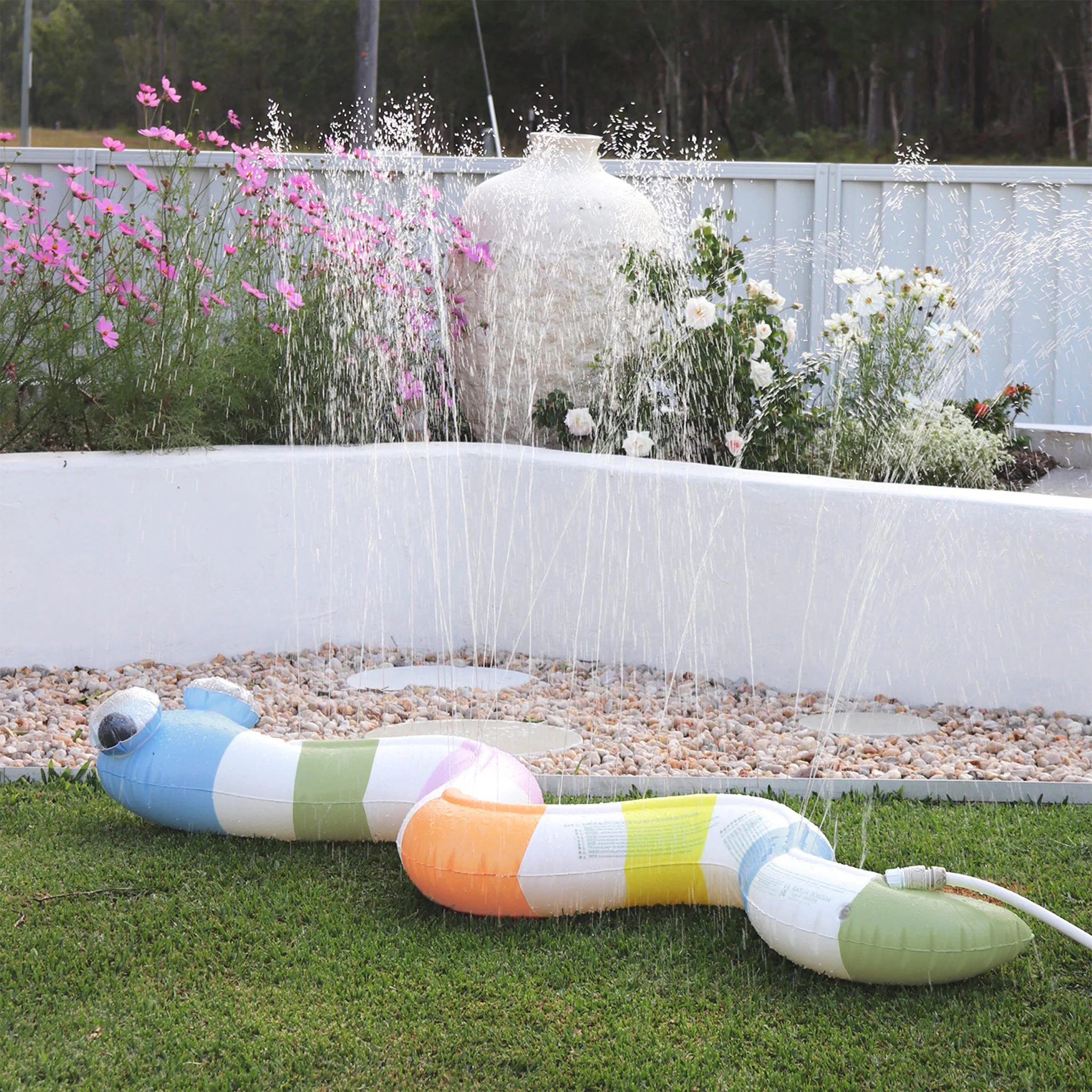 Inflatable Snake Sprinkler - Into the Wild - Image 4