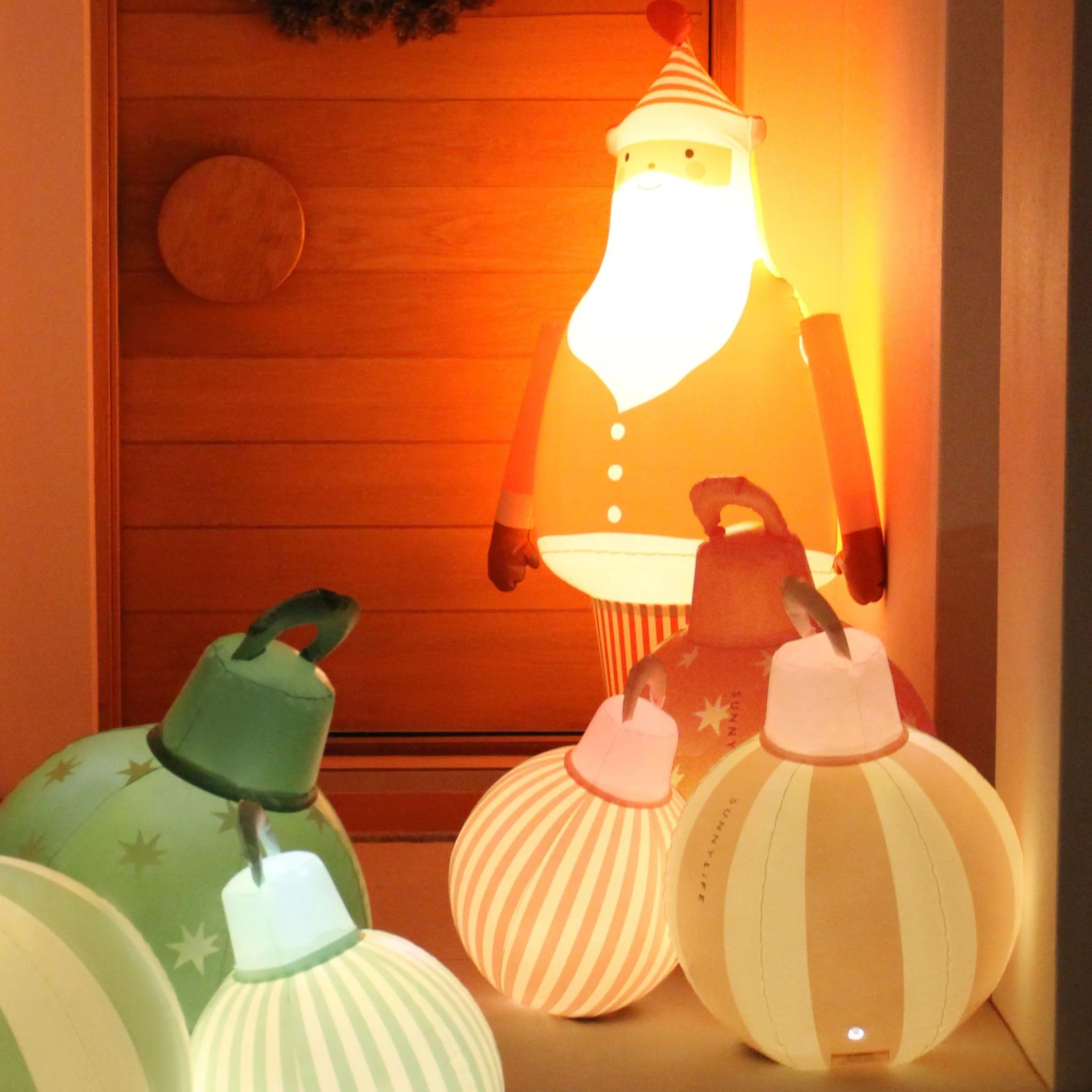 Light Up Christmas Baubles Red Set of 3 - Image 5