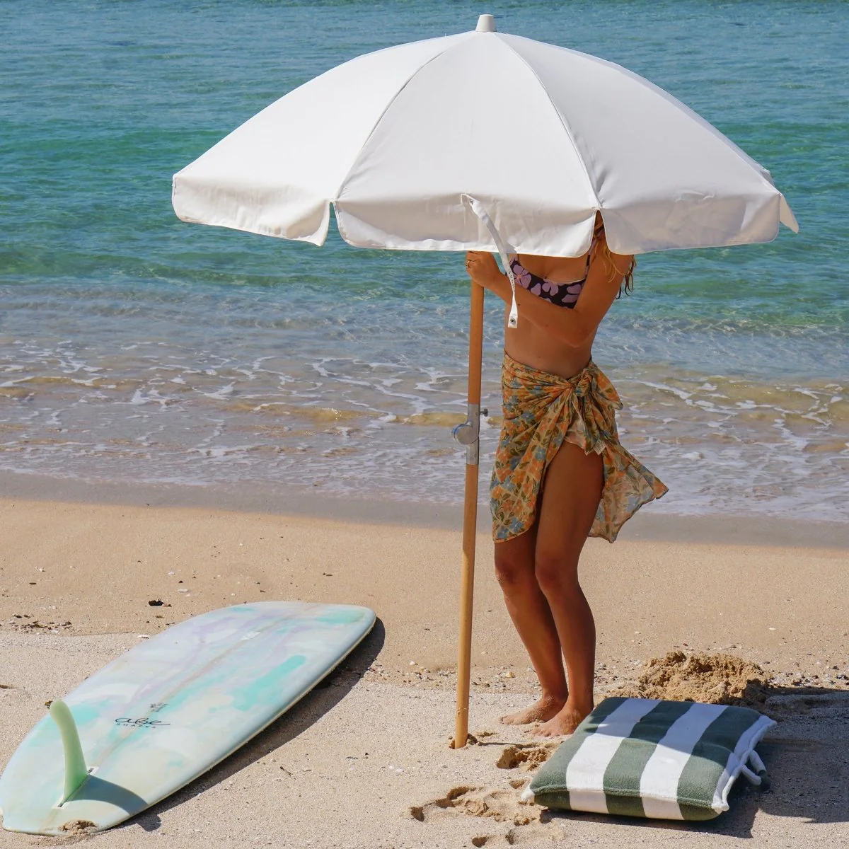 Luxe Beach Umbrella - Cream - Image 4