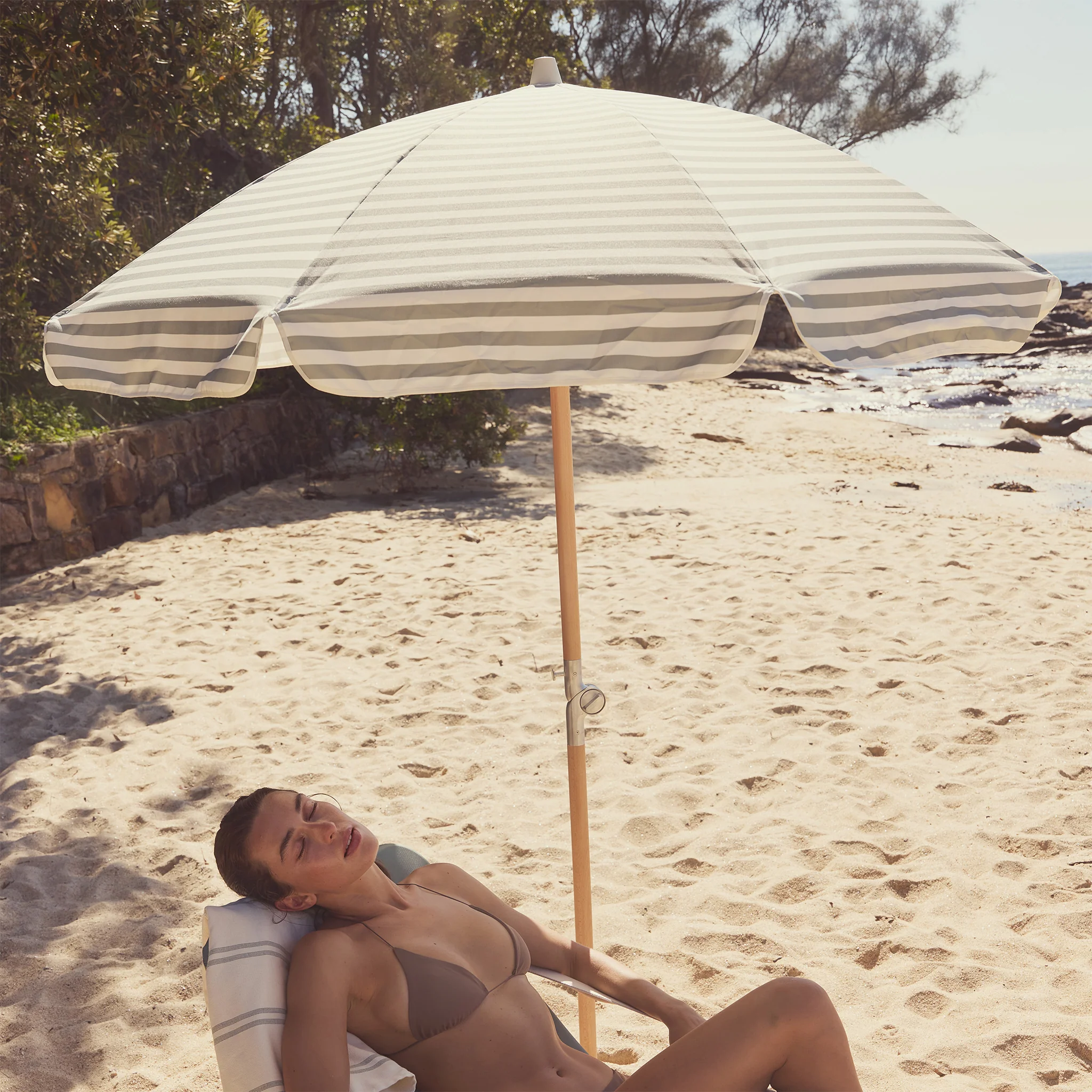 Luxe Beach Umbrella - Seagrass Stripe - Image 3