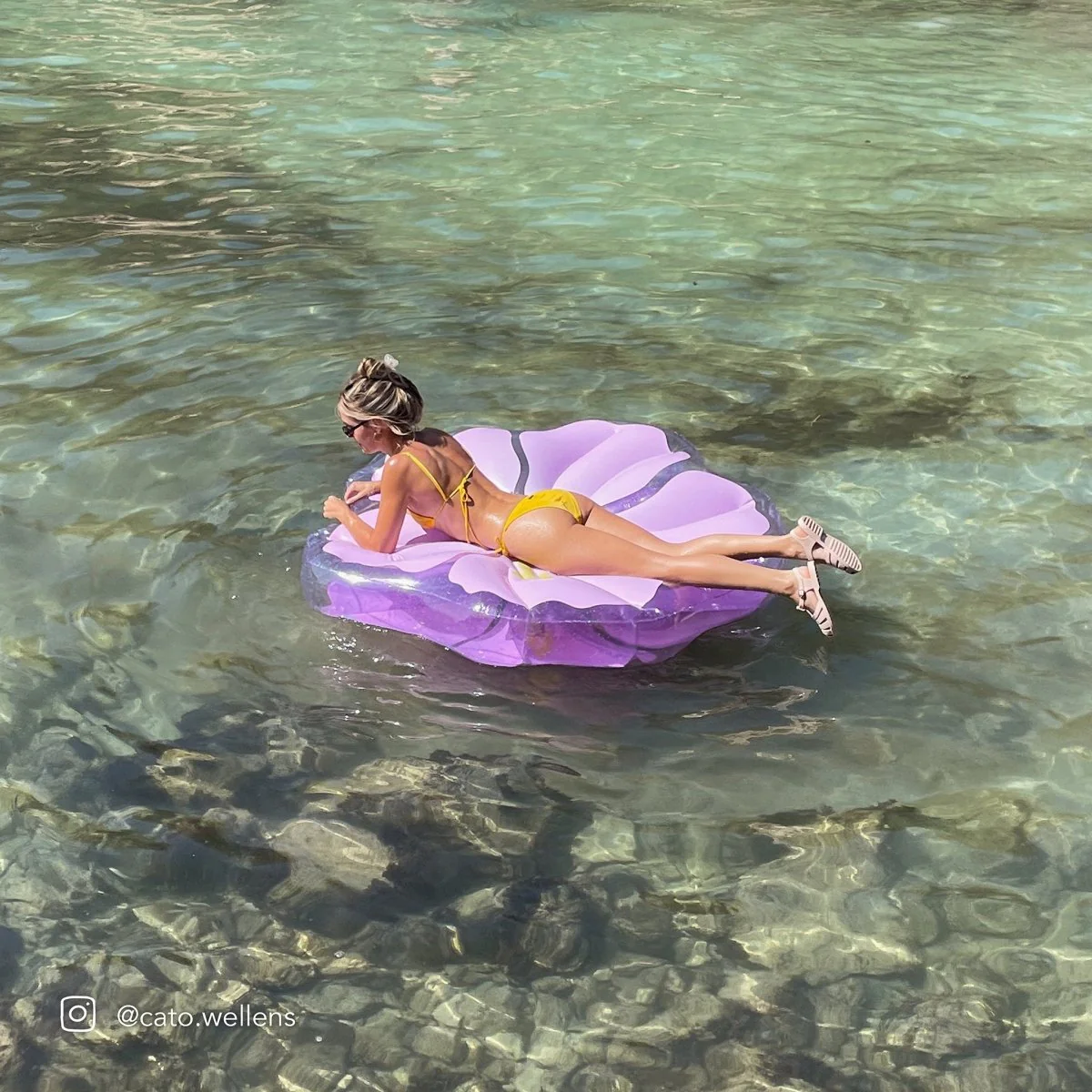Luxe Lie-On Float - Hibiscus - Image 4