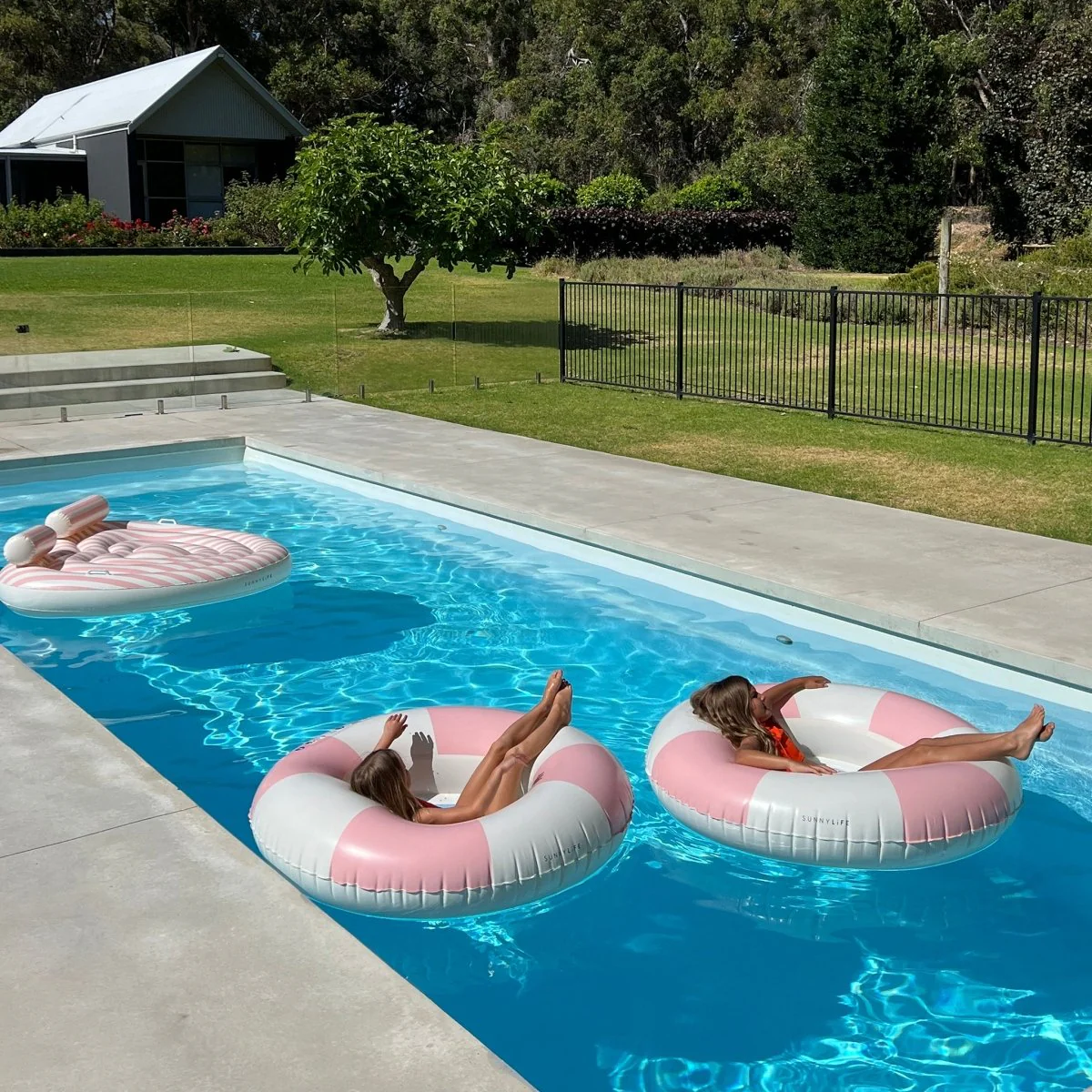 Luxe Pool Ring - Stole My Heart Pink - Image 5