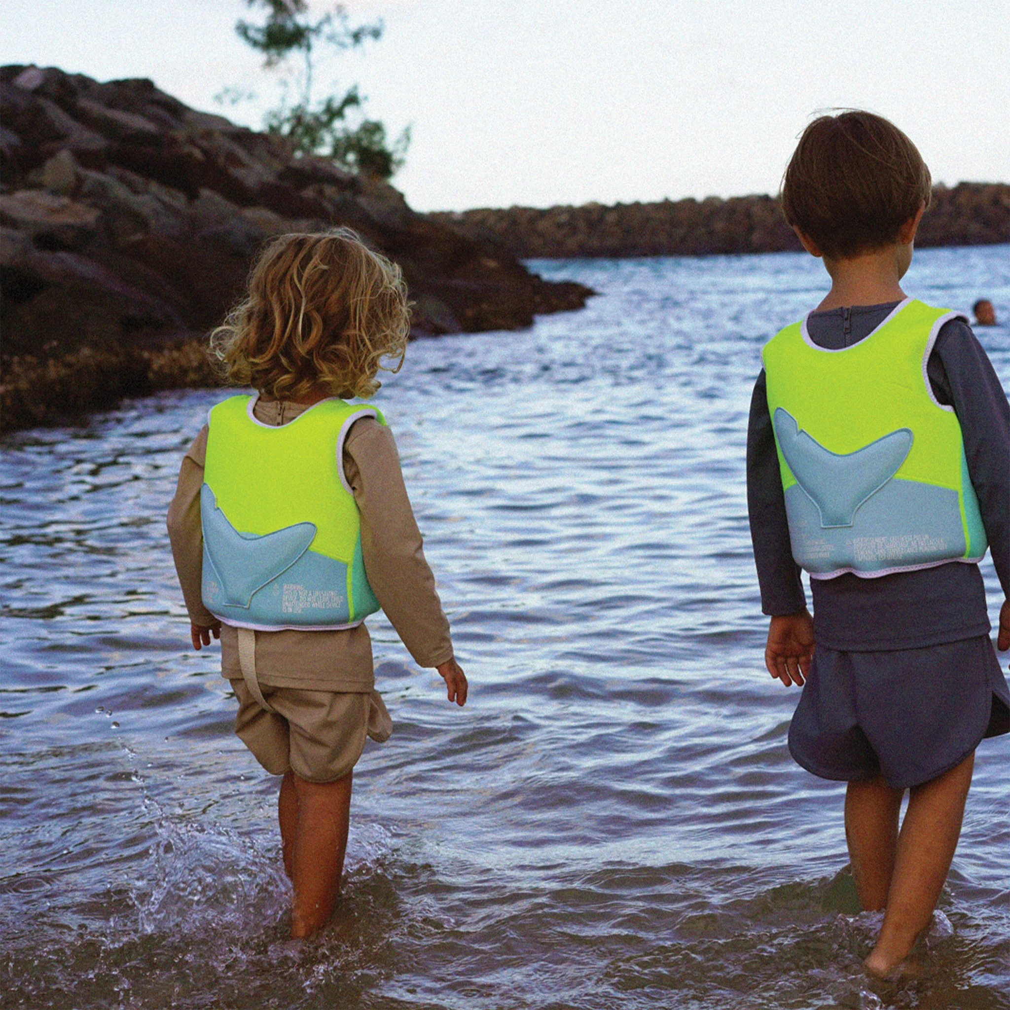 Kids Swim Vest 3-6 - Salty the Shark - Image 4